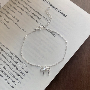 Minimalist S925 sterling silver beaded bracelet with a sweet bow pendant for women