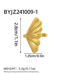 Golden fan-shaped vintage leaf ring with detailed size and weight infographic