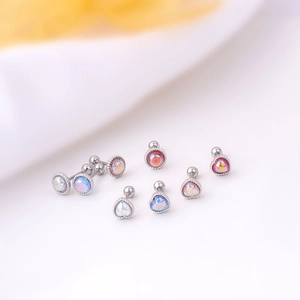 Clous D'Oreille Cartilage Cœur Rond Arc-En-Ciel Bijoux De Piercing En Acier Inoxydable À Vis Style Mode Pour Femmes