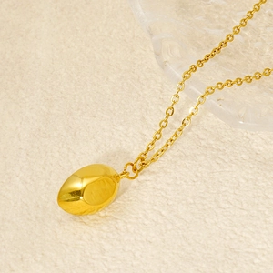 Collier exquis en acier inoxydable doré 18 carats avec pendentif perle ovale en or