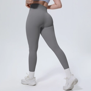 Detailansicht der dunkelgrauen Yoga-Leggings mit hohem Bund und Push-Up-Effekt am Gesäß