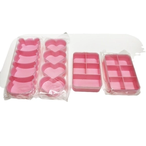 Pink plastic multi-grid storage box set with bear and heart shapes and clear lids