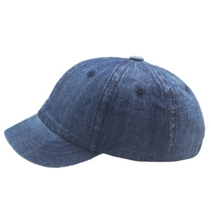 Dunkelblaue verwaschene Denim Baseballkappe mit kurzem Schirm und weicher Krone