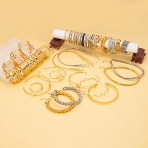 Colliers spirale en métal et bracelets multicouches dorés et argentés tendance