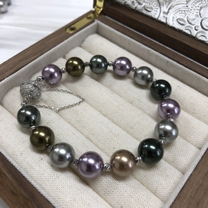 Multi Color Faux Artificial Pearl Bracelet With Full Diamond Magnetic Buckle And Safety Chain Retro Luxury Jewelry For Women