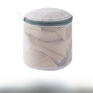 Detailed view of 16x16cm cylindrical mesh laundry bag with zipper and handle for bras