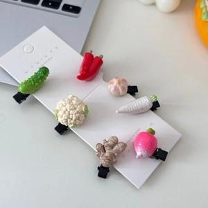 Détails de barrettes à cheveux réalistes en résine motifs légumes ail et piment