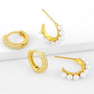 Baroque Vintage C-Shaped Hoop Earrings For Women Gold Plated Copper Cubic Zirconia Faux Artificial Pearl Minimalist Fashion Accessory