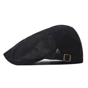 Retro breathable cotton mesh newsboy cap with metal buckle in classic black
