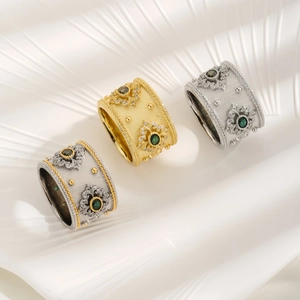 Vintage Copper Wide Band Ring For Women Two-Tone Hollow Carved Sunflower Design With Green Gemstone Rhinestone Inlaid Jewelry