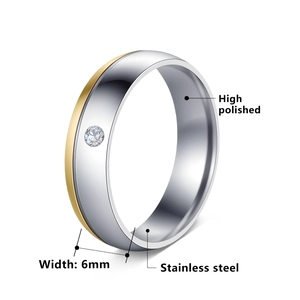 Zweifarbiger 6mm Edelstahlring mit Hochglanzpolitur und mittigem Zirkonia-Diamanten
