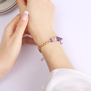 Bracelet doré en acier inoxydable avec pierres d'améthyste violettes pour les vacances