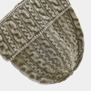 Bonnet d'hiver en maille torsadée vert olive avec revers pour hommes et femmes