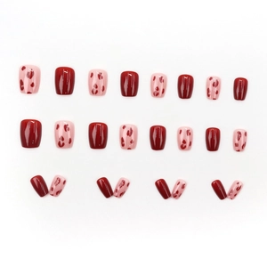 24 unghie finte rosse con stampa leopardata a cuore e forma quadrata corta da donna