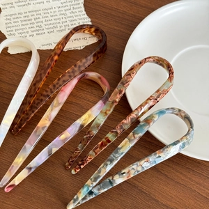 Set of 5 minimalist acetate U-shaped hair pins in marble and tortoiseshell patterns