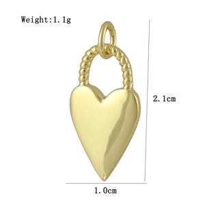 Détail du pendentif cœur doré de 1,1g avec dimensions 2,1cm hauteur et 1,0cm largeur