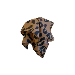 Pañuelo de seda clásico con estampado de leopardo marrón y negro en satén suave