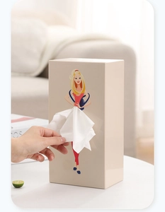 Boîte à mouchoirs créative fille de dessin animé dont les mouchoirs forment une jupe