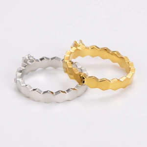 Luxe rhonbus diamond stainless steel rings in gold and silver finish for women