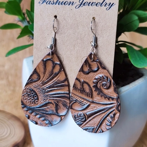 Vintage water drop leather earrings with sunflower pattern on Fashion Jewelry card