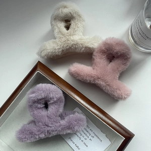 Set di 3 mollette per capelli in peluche beige rosa e viola per acconciature eleganti