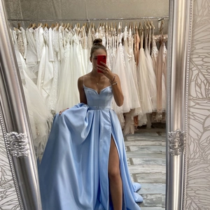 Elegantes Satin Abendkleid Spaghettiträger Tiefer V Ausschnitt Hoher Schlitz Sexy Schnürung Damen Abschlussball Party Kleid