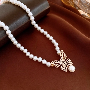 Collier Choker Pendentif Papillon Alliage Künstliche Perle Imitation Creux Vintage Elégant Bijoux Pour Femmes