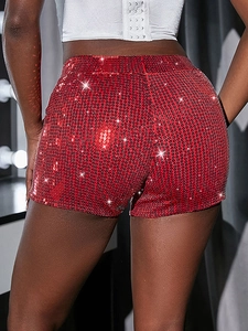 Rückansicht roter Pailletten-Shorts mit hoher Taille, funkelnde Disco-Performance-Mode