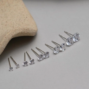 Boucles Oreilles Minimalistes Zircone Ronde À 4 Griffes Avec Tiges En Argent Sterling 925 Pour Femmes Bijoux Quotidiens