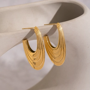 Boucles d'oreilles en acier inoxydable en forme de U avec couches texturées dorées