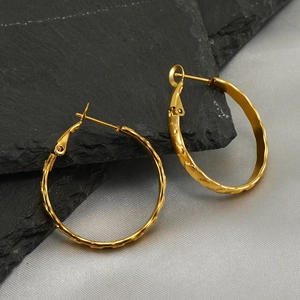 18k gold plated stainless steel hoop earrings with textured hammered finish for women