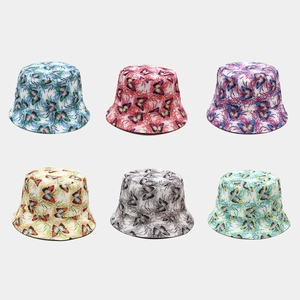 Bobs d'été pour femmes avec motifs de papillons colorés en six variantes de couleurs