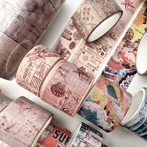 Washi-Tape-Set im Retro-Stil mit Reise- und Strandmotiven sowie künstlerischer Typografie