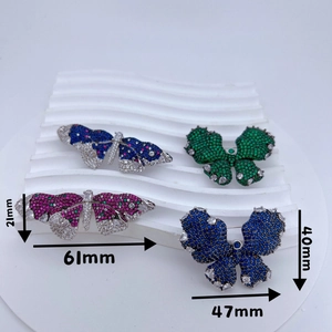 Broche Papillon en Cuivre de Luxe Élégante Épingle Forme d'Animal Incrustée de Zirconia pour Femme Bijoux de Mode Accessoires d'Hiver Cadeau