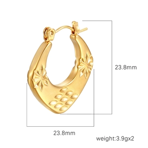 Fashionable 18K gold geometric square hoop earrings with embossed floral texture