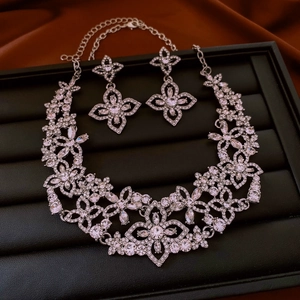 Exquisite flower jewelry set with sparkling rhinestones in a professional display box