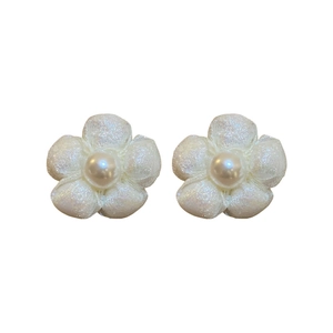 Elegant floral pearl stud earrings with five-petal silk texture and silver needle post