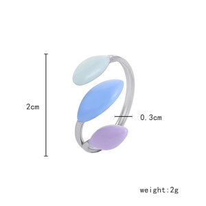 Detail showing dimensions of blue and purple leaf ring with 2cm length and 0.3cm band width