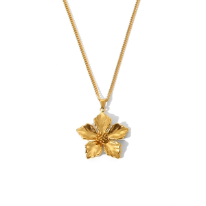 Elegant gold stainless steel necklace featuring a stylish five-petal flower heart pendant