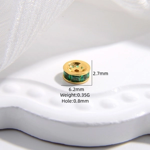 Perla rondella dorata 6,2mm in argento S925 con zirconi verdi per creazione di gioielli