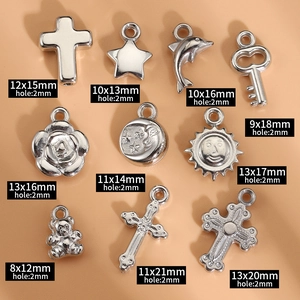 Ciondoli in plastica CCB argento con forme a stella croce e luna per creazione gioielli
