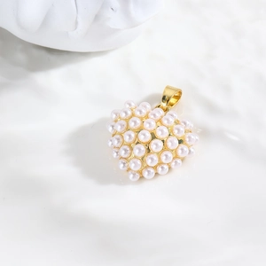 Pendentif cœur en or élégant serti de perles blanches pour collection de bijoux femme