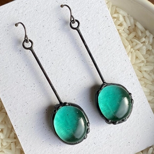Vintage Blaugrün Mondstein Optik Ohrhänger Für Damen Elegante Geometrische Metall Glas Eingelegt Lange Retro Schmuck