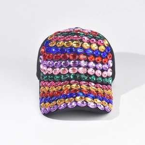 Berretto da baseball nero decorato con strass colorati e gemme ovali scintillanti