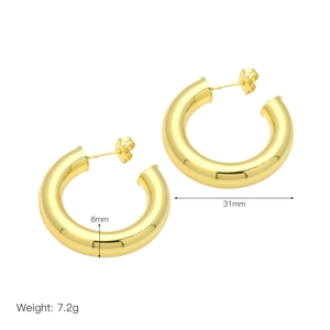 Detailed size chart for 18k gold plated twisted C-shape earrings showing 31mm diameter
