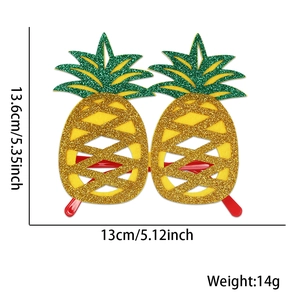 Detailed size specifications of pineapple party glasses with 13cm width and 13.6cm height