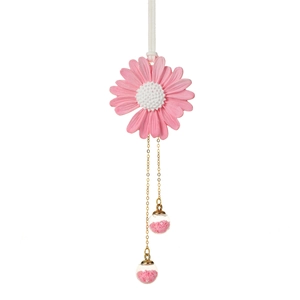 Autoanhänger mit rosa Gänseblümchen, goldene Ketten und funkelnden Glaskugeln-Deko