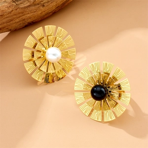 Luxury gold-plated stainless steel flower earrings with black and white pearl accents