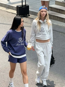 Navy blue cotton two-piece sweatshirt and jogger set with letter embroidery