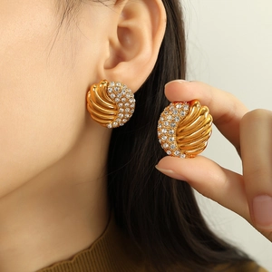 Vintage wing-shaped 18K gold plated stud earrings with sparkling crystals for women